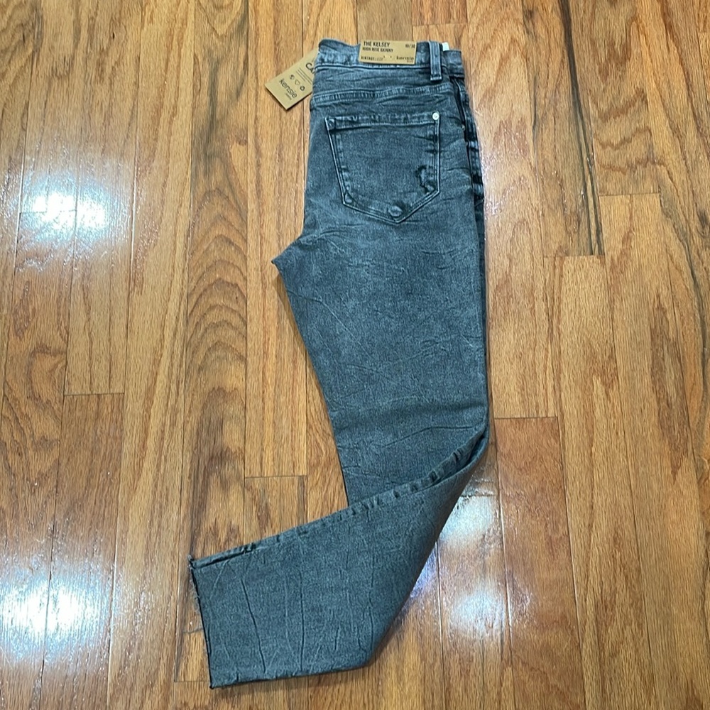 Kensie NWT Women’s Size 10/30 Style The Kelsey High Rise Skinny Color: Grayson